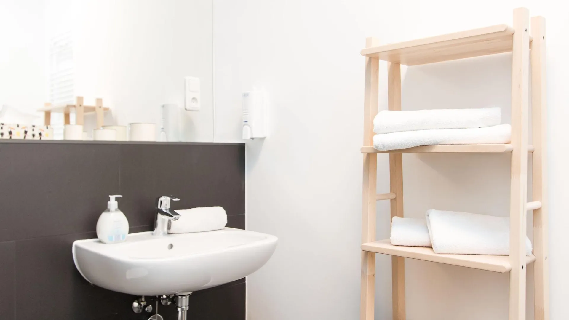 Primeflats - Apartments Aroser Allee 베를린